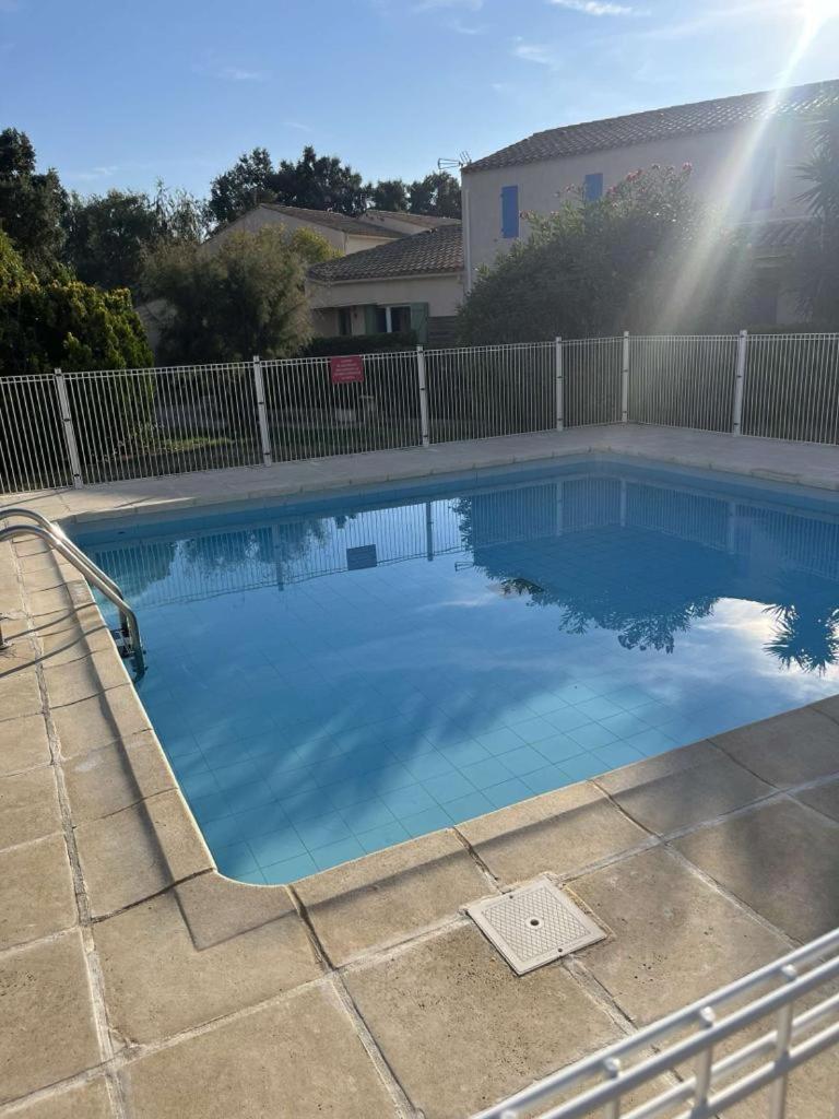 Appartement T2, 4 Personnes, Climatise, Avec Piscine, Village De La Mer La Londe-les-Maures Exterior photo