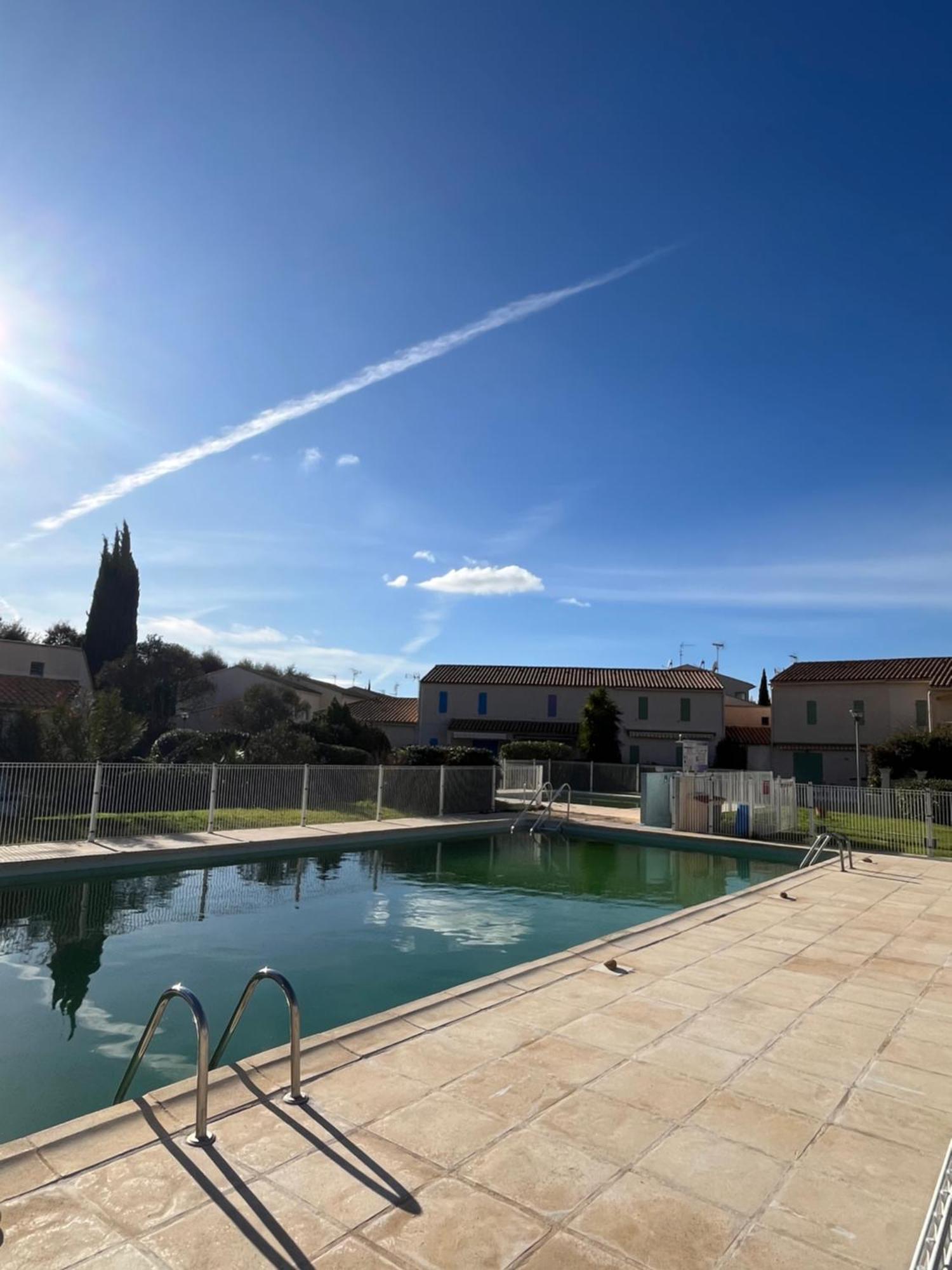 Appartement T2, 4 Personnes, Climatise, Avec Piscine, Village De La Mer La Londe-les-Maures Exterior photo